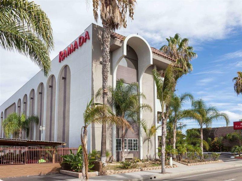 Ramada By Wyndham Oceanside Hotel Bagian luar foto