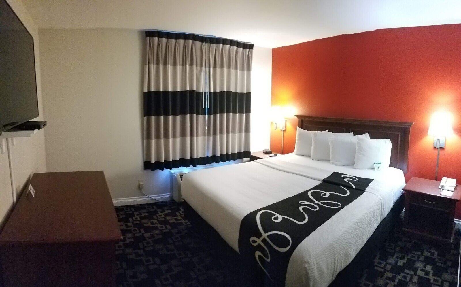 Ramada By Wyndham Oceanside Hotel Bagian luar foto