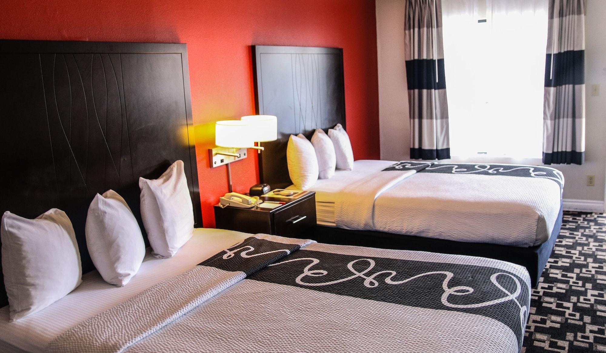Ramada By Wyndham Oceanside Hotel Bagian luar foto