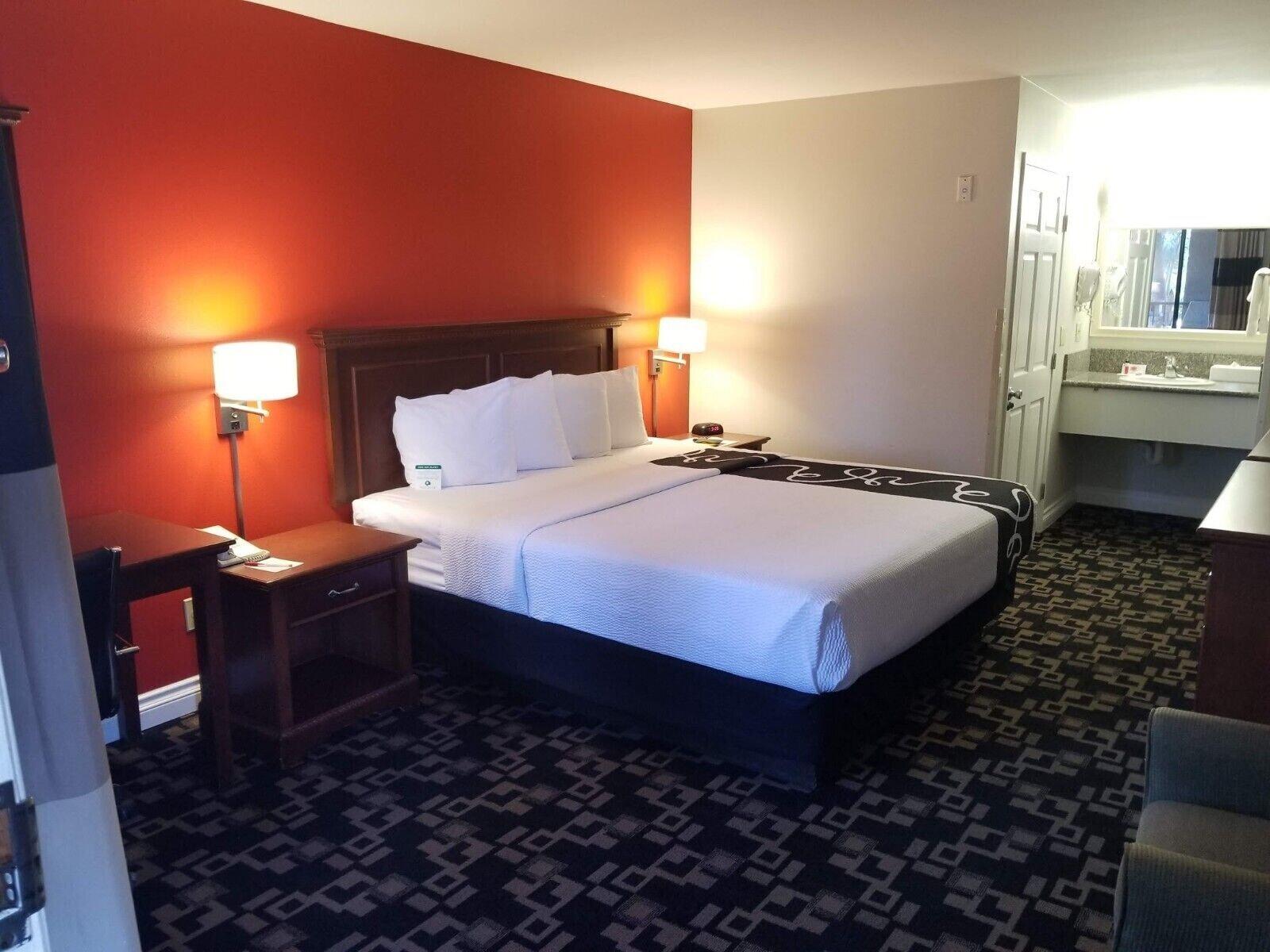 Ramada By Wyndham Oceanside Hotel Bagian luar foto