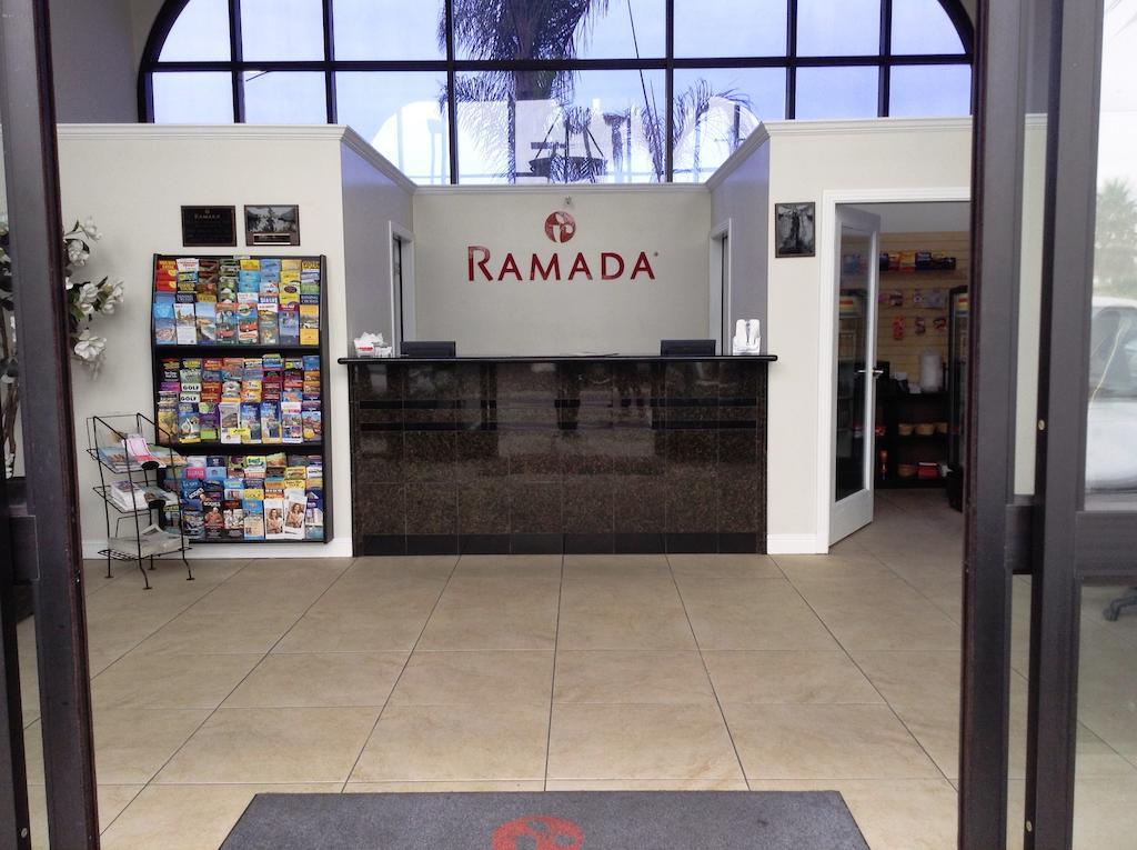 Ramada By Wyndham Oceanside Hotel Bagian luar foto