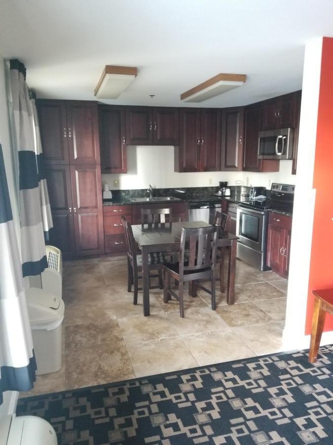 Ramada By Wyndham Oceanside Hotel Bagian luar foto